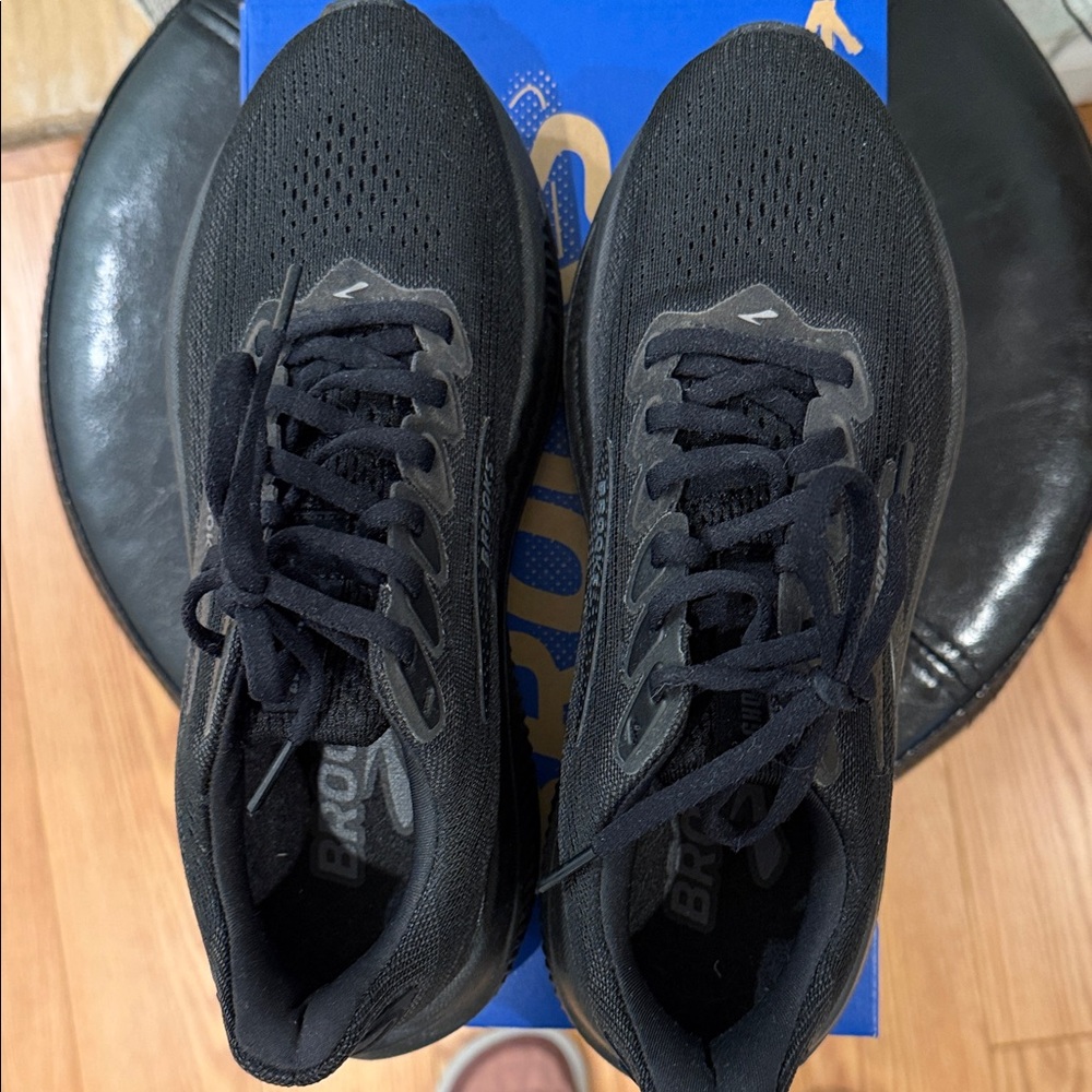 Brooks Women's Black Ghost 17 Athletic Running Shoes - Picture 4 of 4